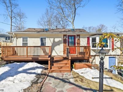 42 Woodside Dr, West Milford, NJ, 07480