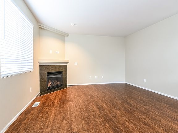 4th image of 20009 45th Ln E