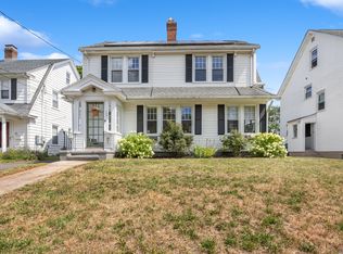 109 Woodlawn St, Hamden, CT 06517