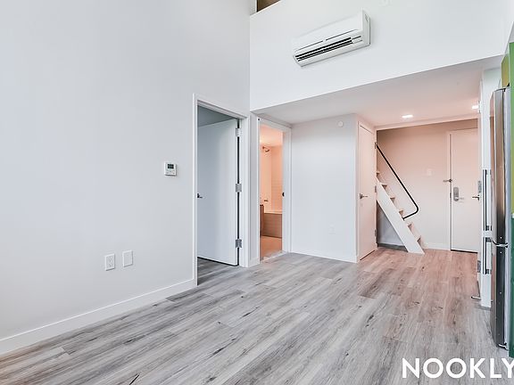 5th image of 619 Throop Ave #3P