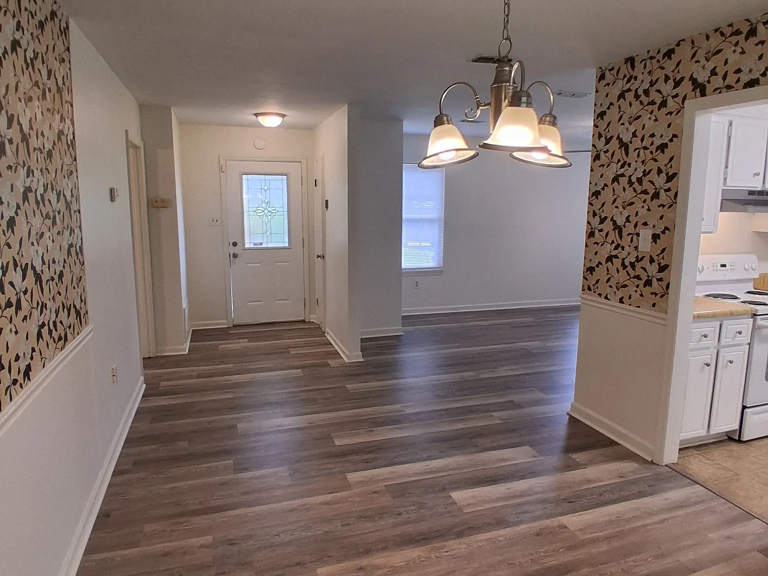 3 bed, 1391 sqft, $1,348 — Photo 3