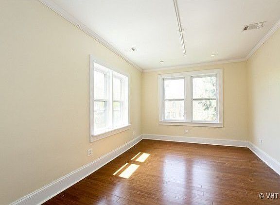 4th image of 11354 S Langley Ave