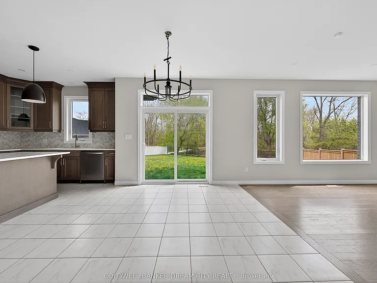 98 Livingston Dr — Photo 10