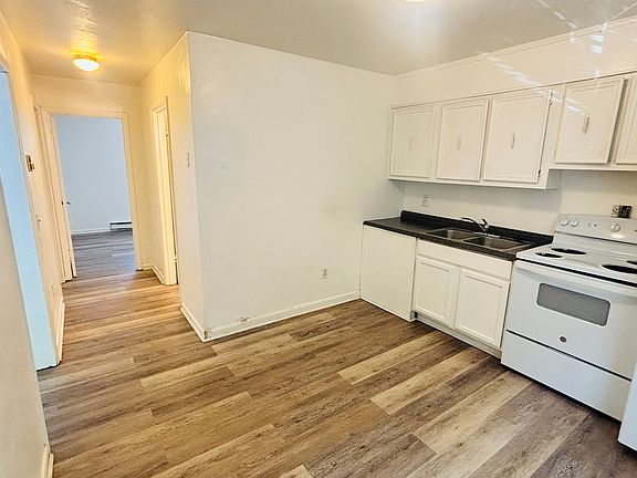 4th image of 85 Green Meadow Ln #5