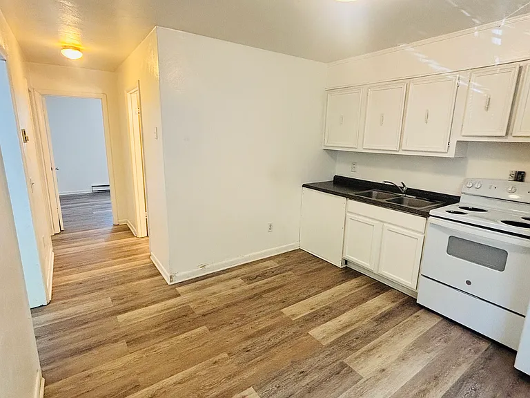 85 Green Meadow Ln #5 — Photo 4