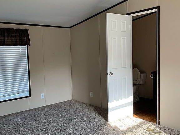 5th image of 125 Oak Crst