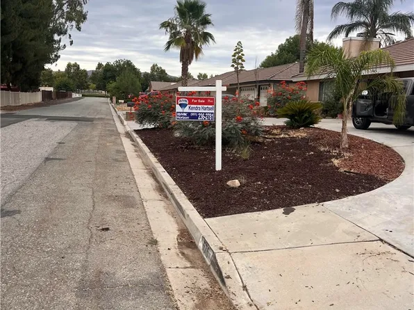 575 Lauresa Ln, Hemet, CA 92544