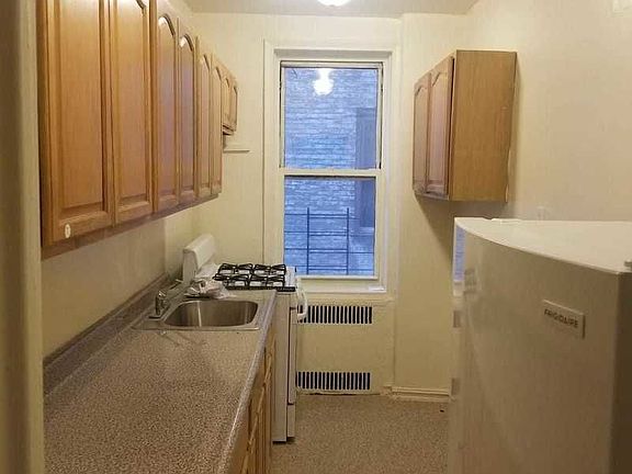 4th image of 43-30 48th St #B8