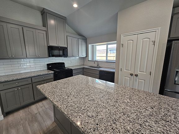 3rd image of 6223 Minuteman Ln