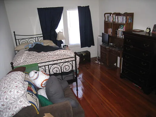 Rented by Alexiou Realty | media 10