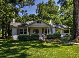 302 E Gilmore St, Senatobia, MS 38668