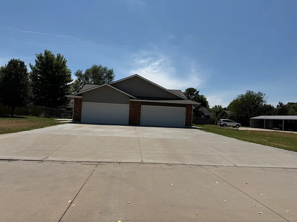429 Harvest Rd