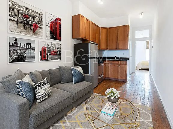 4th image of 327 Manhattan Ave #2B
