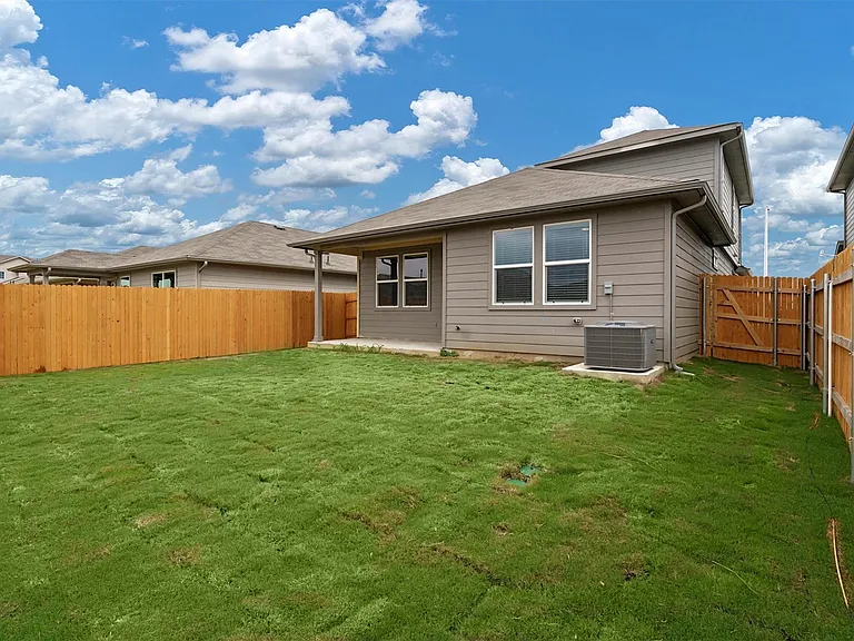 2909 Tweedy Trl — Photo 27