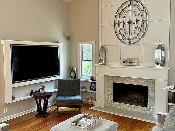 3rd image of 55 Paumanake Rd
