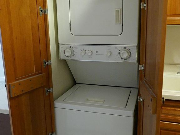 4th image of 205 N West St #B