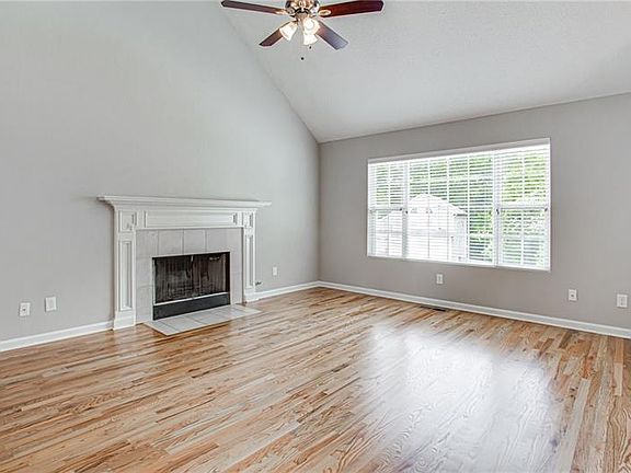 5th image of 1737 Graywood Dr SE