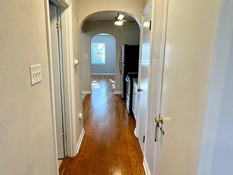 5859 Eichelberger St #1E — Photo 6
