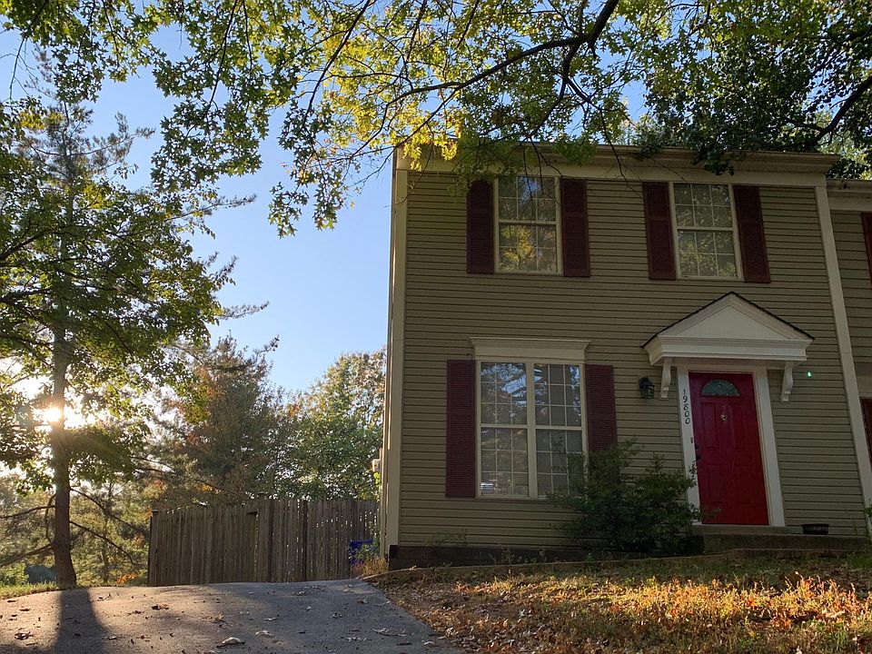 THE CORNER HOUSE OF YOUR DREAMS