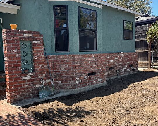 3rd image of 3497 Redwood Ave