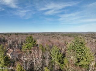 26 Stoney Brk, Becket, MA 01223