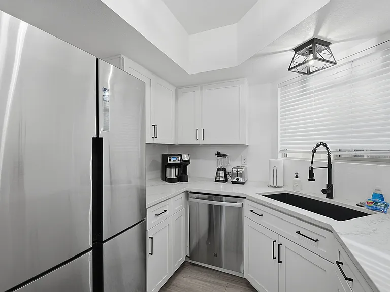 4304 W Pyracantha Dr — Photo 2