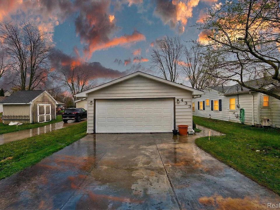 1st image of 433 Walnut Dr