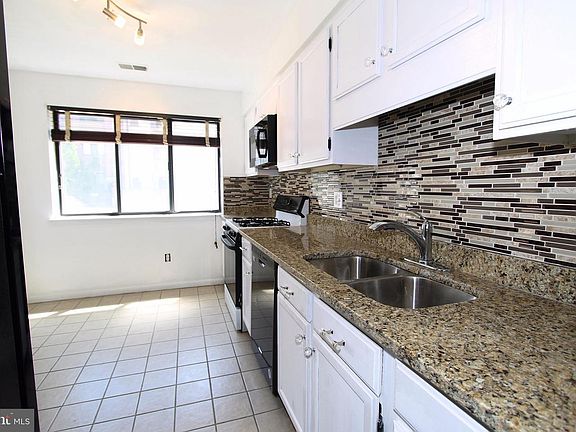 5th image of 3826 Steppes Ct #A