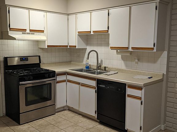5th image of 94 W Stevenson Dr