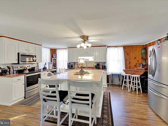 3rd image of 715 Furnace Rd