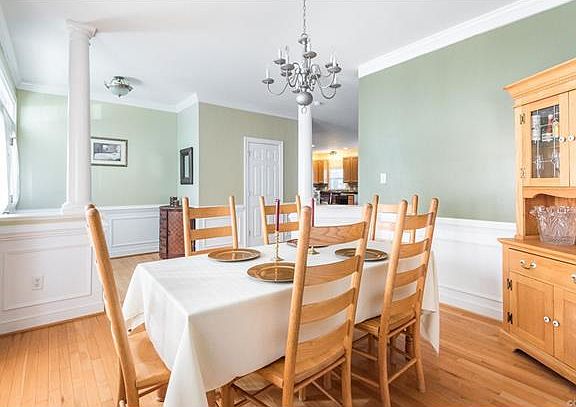 2nd image of 9059 Lunette Ln