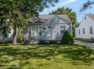 18551 Woodside St, Harper Woods, MI 48225