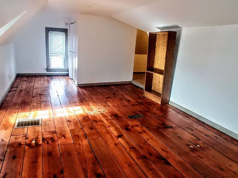 3734 Kenilworth Pl — Photo 6