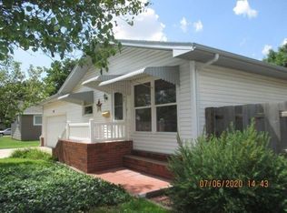 109 E 18th St, Larned, KS 67550