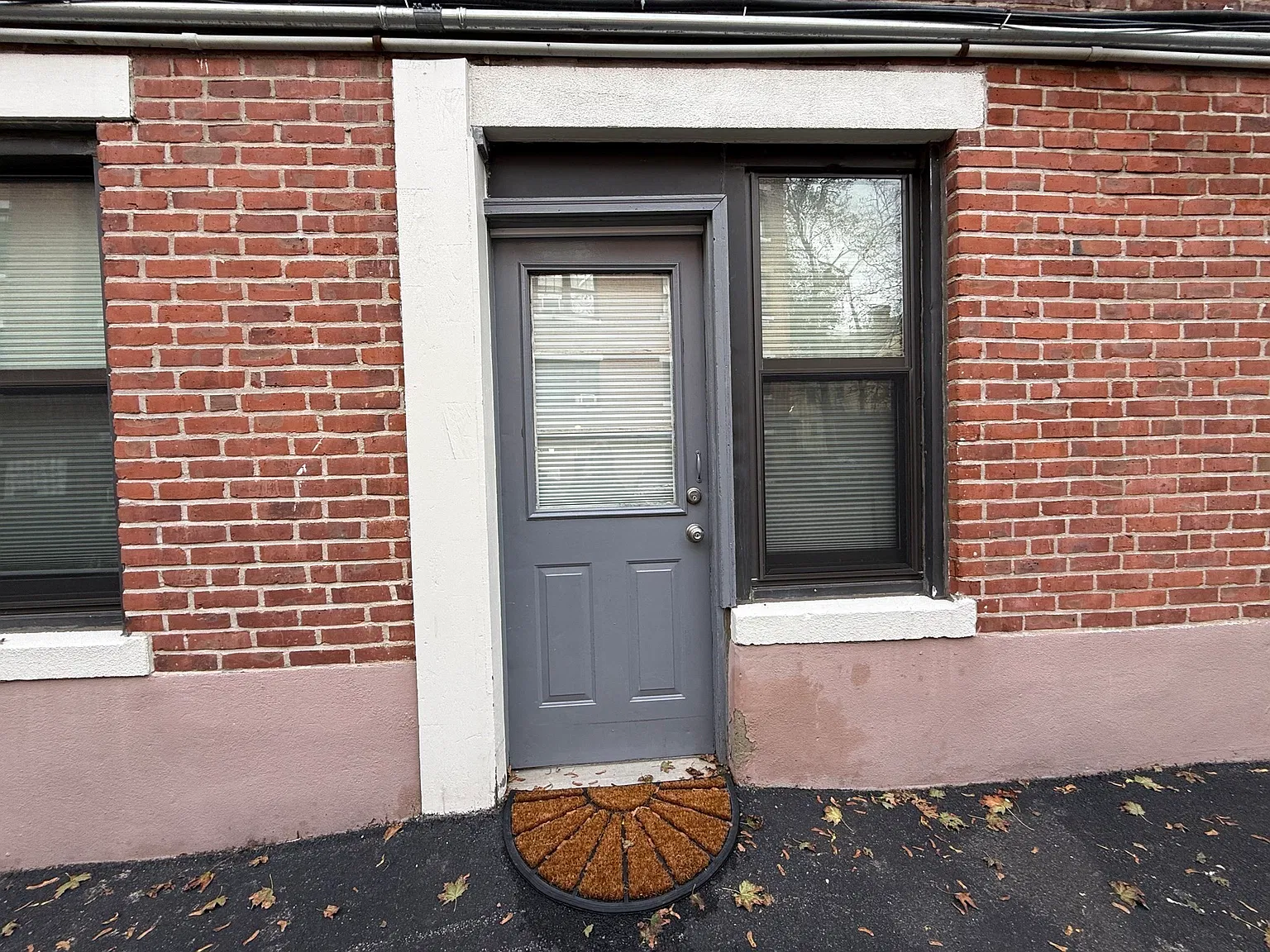 2 bed, 1.0 bath, 890 sqft, $2,950 — Photo 3