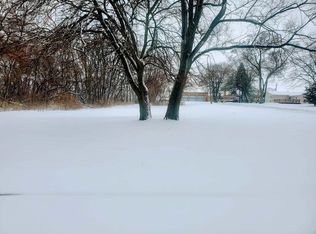 Newell St, Evansdale, IA 50707