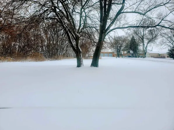 Newell St, Evansdale, IA 50707