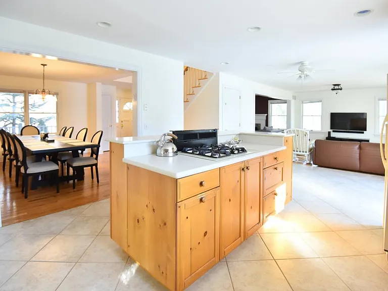 Kitchen island