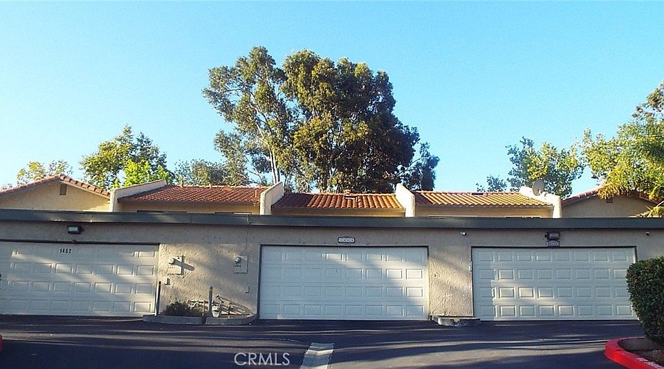 2nd image of 1464 Camelot Dr