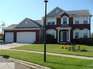 7470 Lonsdale Cir, Grand Ledge, MI 48837