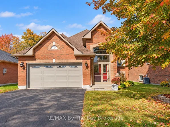 33 Telfer Rd, Collingwood, ON L9Y 5H5