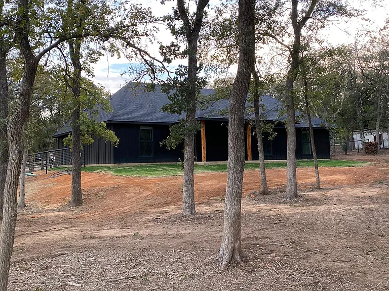 2108 Timber Top Trl — Photo 2