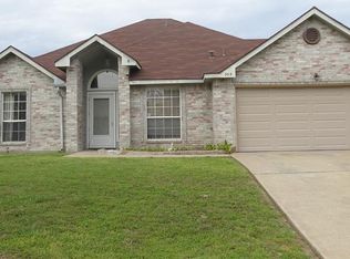 303 Winnipeg Dr, Glenn Heights, TX 75154