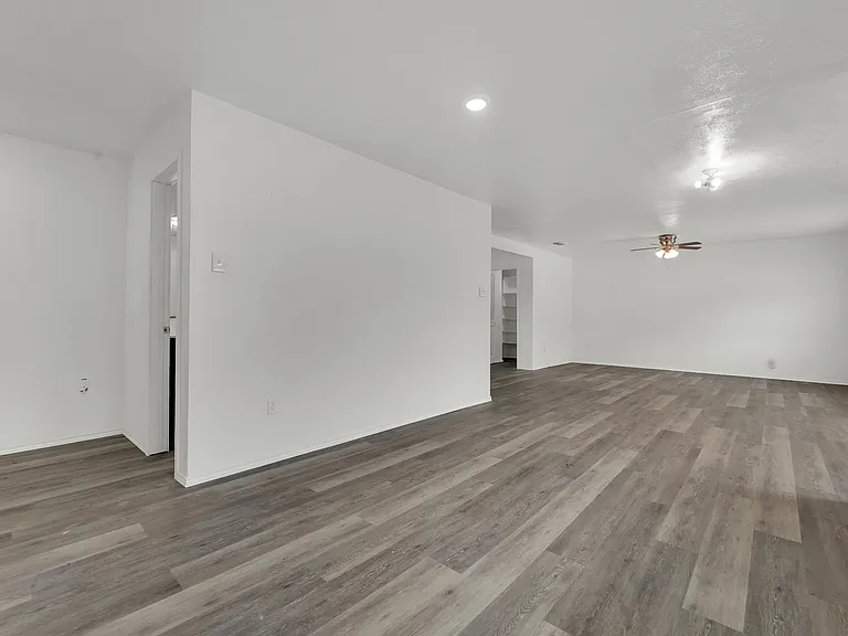 2682 Wasina Dr — Photo 14