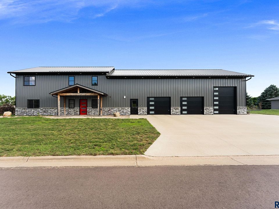 1st image of 513 Beck Dr