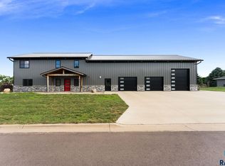 513 Beck Dr, Alcester, SD 57001
