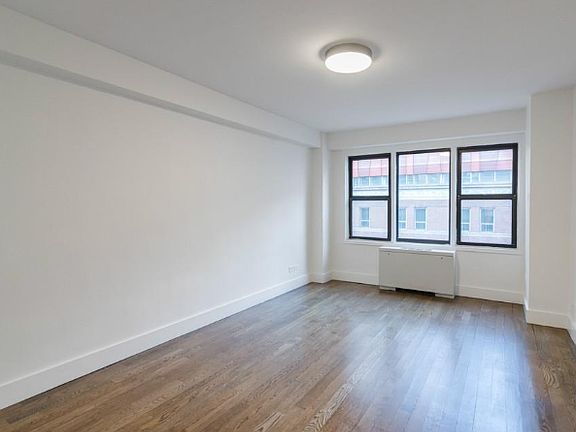 4th image of 220 E 63rd St Ph E