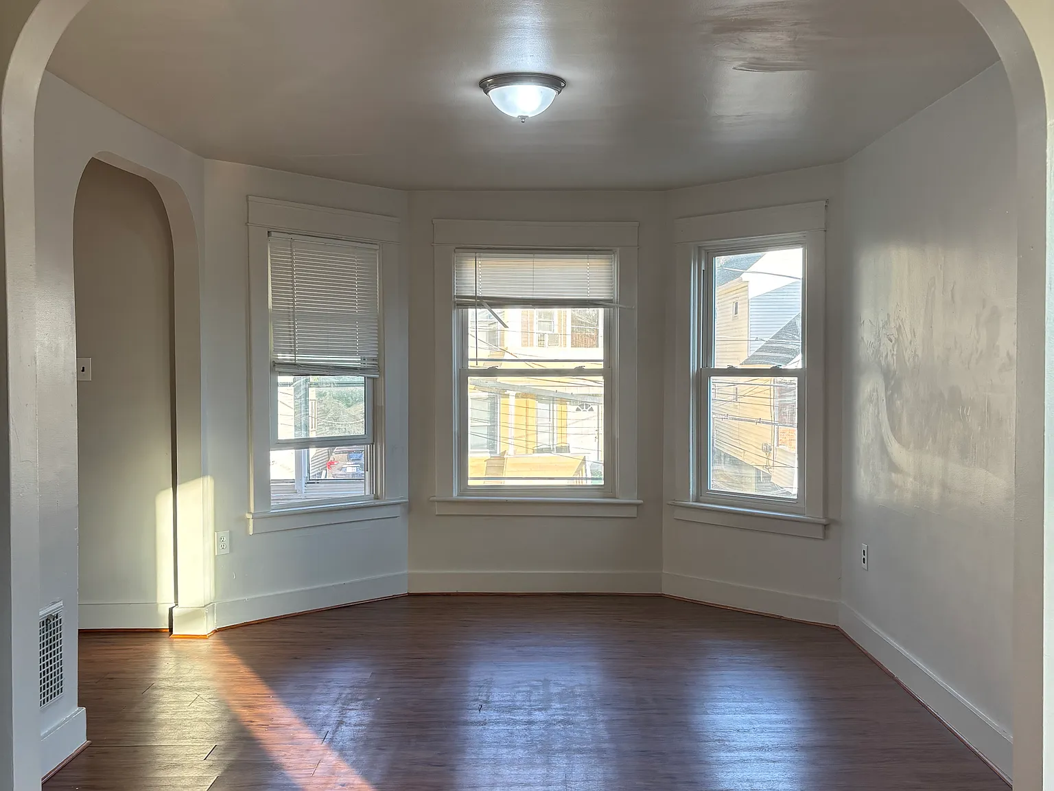 3 bed, 2166 sqft, $1,700 — Photo 2