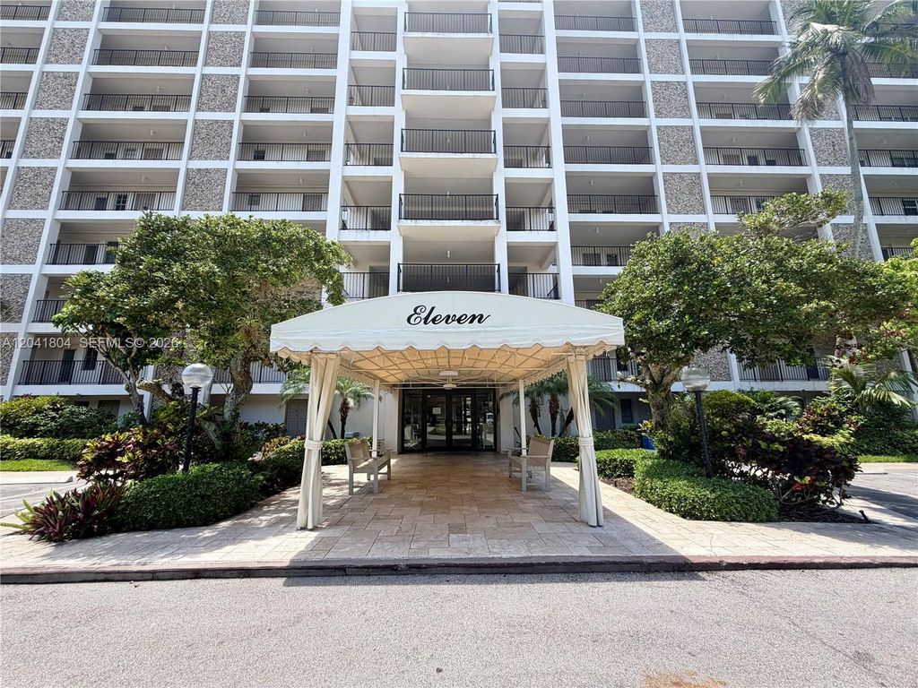 3200 N Palm Aire Dr APT 710, photo 2