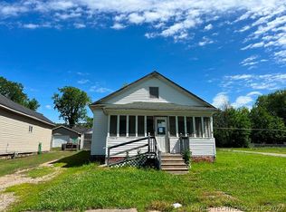 1102 W Division St, Henryetta, OK 74437